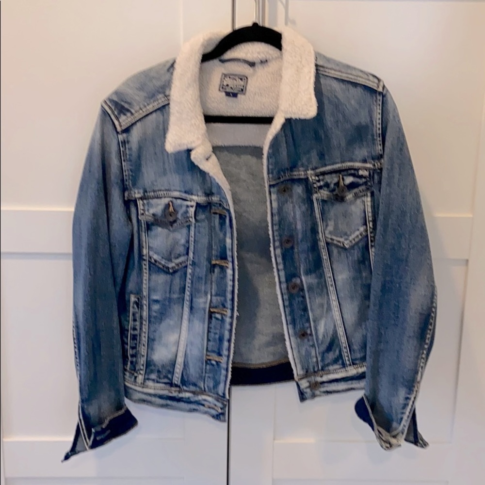 Super Dry Jean jacket with fleece collar.